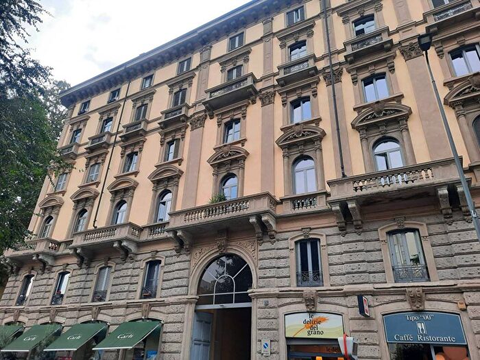 Appartamento trilocale in affitto in Piazza del Tricolore, Piave Tricolore, Milano