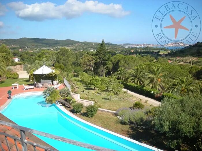 Casa con 15 locali in vendita in Portoferraio