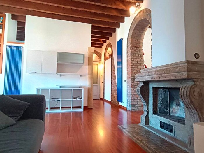 Appartamento bilocale in affitto in Corso San Gottardo, Milano