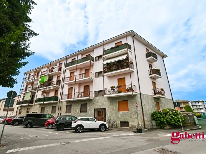Appartamento con 5 locali in vendita in Via Sclaverani, Savigliano
