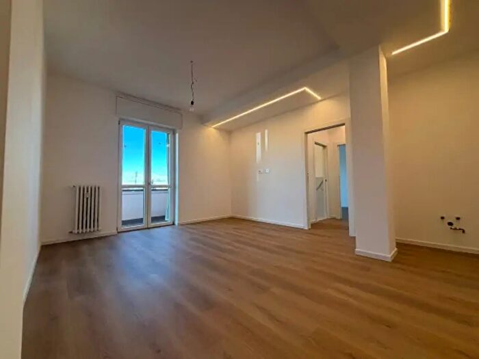 Appartamento trilocale in vendita in Via Montello, Arluno