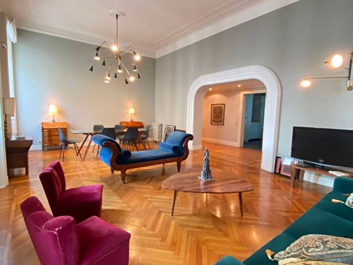 Appartamento trilocale in affitto in Via Papa Gregorio XIV, Carrobbio, Milano