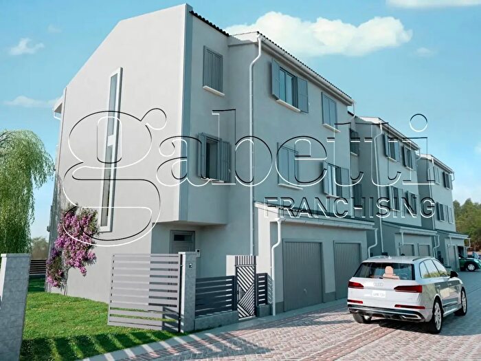 Casa con 6 locali in vendita in Via Sammartina, Ferrara