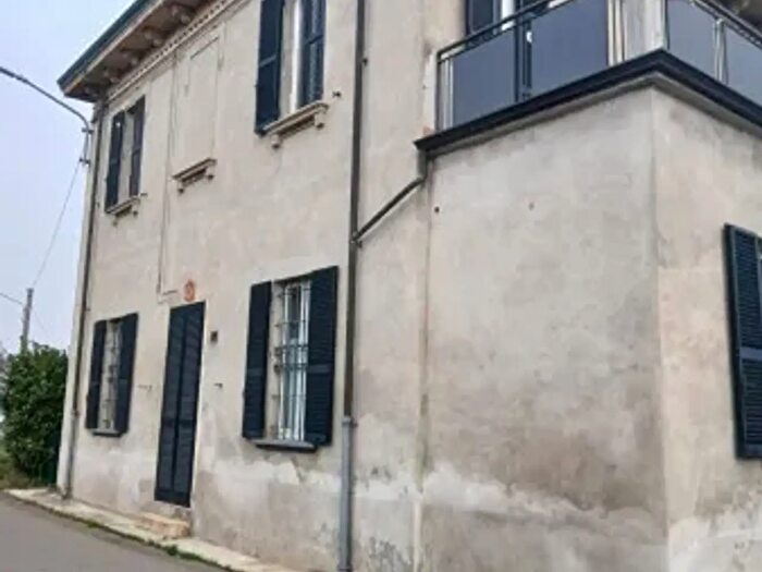 Casa quadrilocale in vendita in Via Lorenzo Rocci, Piacenza