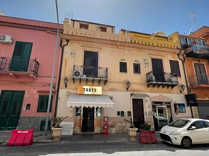 Appartamento trilocale in vendita in Via Sferracavallo, Palermo