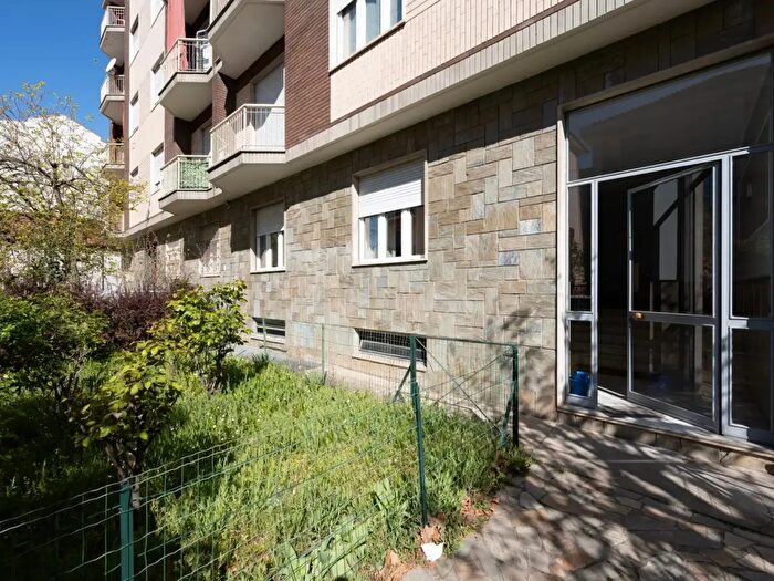 Appartamento trilocale in vendita in Via Natale Palli, Grugliasco