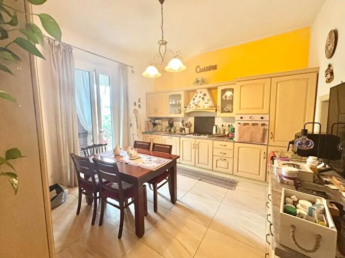 Appartamento con 5 locali in vendita in Vitolini Fi, Vinci