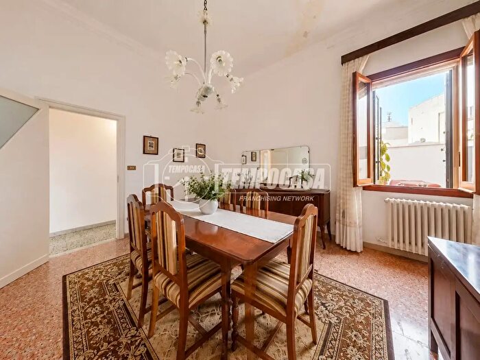Casa con 6 locali in vendita in Via Enrico Bozzi, Lecce
