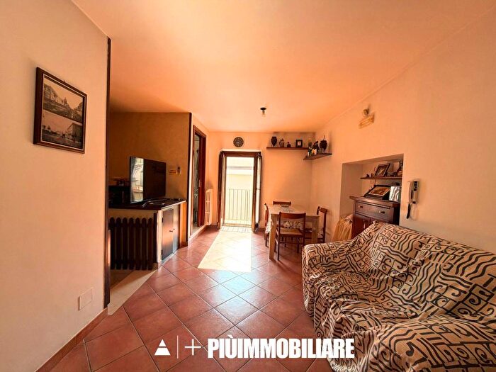 Casa quadrilocale in vendita in Via Fratelli Scarati, Altamura