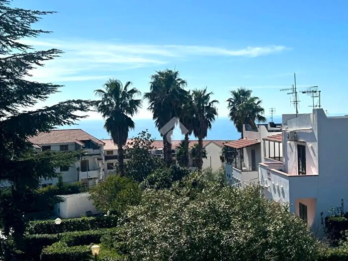 Casa trilocale in vendita in Via Valeriano De Bonis, Scalea