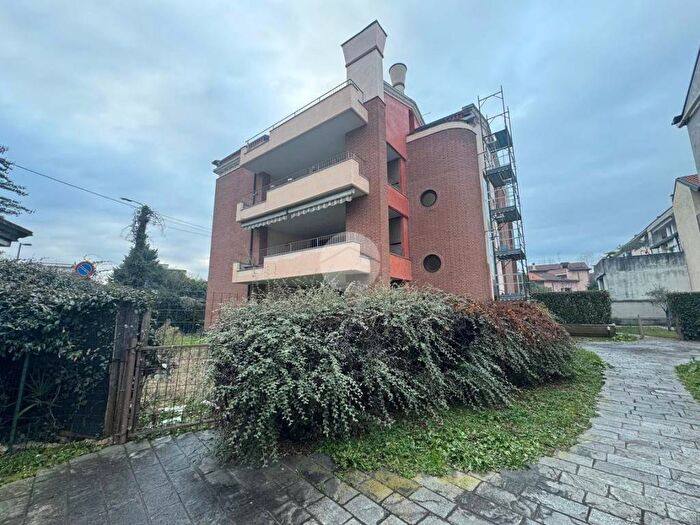 Appartamento trilocale in affitto in Via S Giuseppe, Cesano Maderno