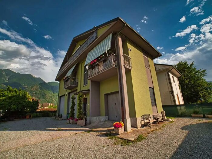 Appartamento con 7 locali in vendita in Regione Boschetto, Domodossola