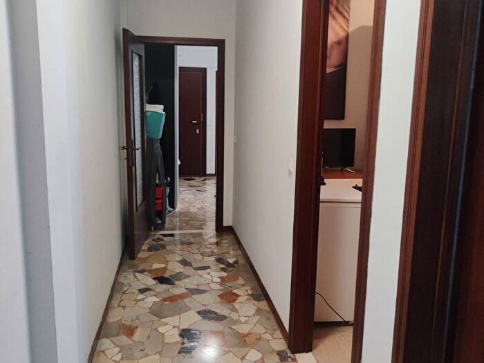 Appartamento trilocale in affitto in Via Papa Giovanni XXIII, Ospizio San Maurizio, Reggio Emilia