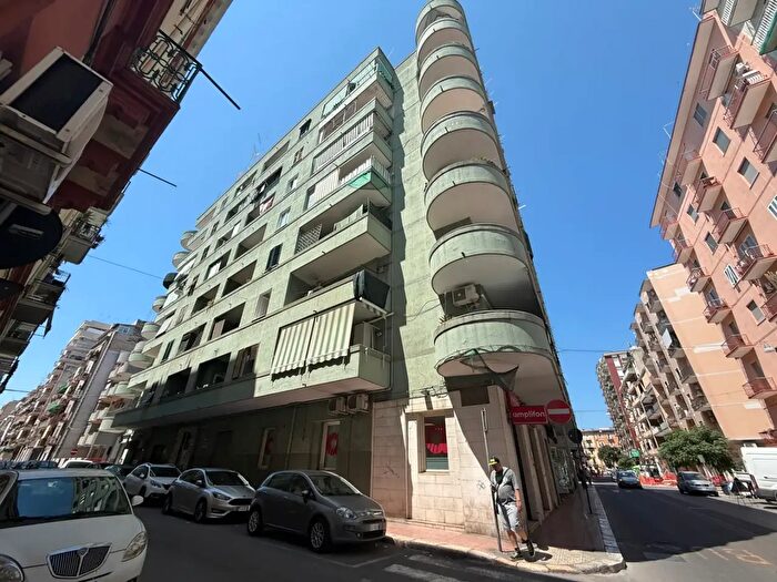 Appartamento trilocale in vendita in Via Giovan Giovine, Taranto