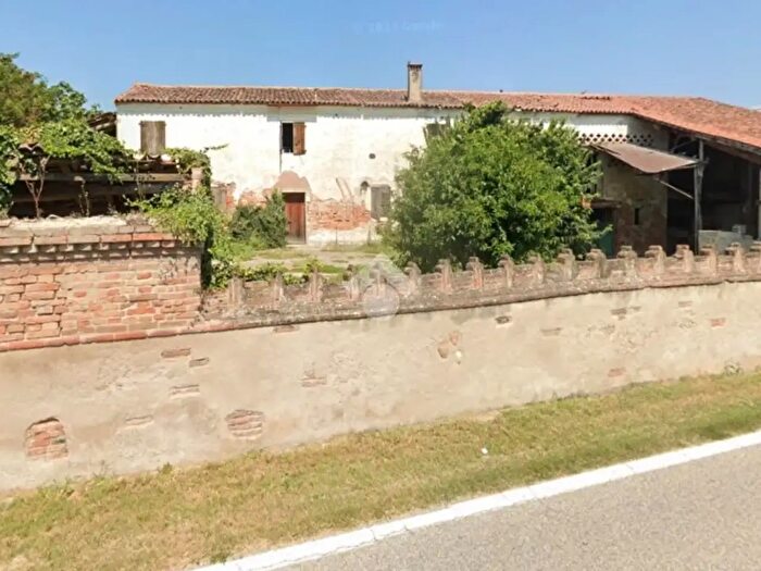 Casa quadrilocale in vendita in Roverchiara