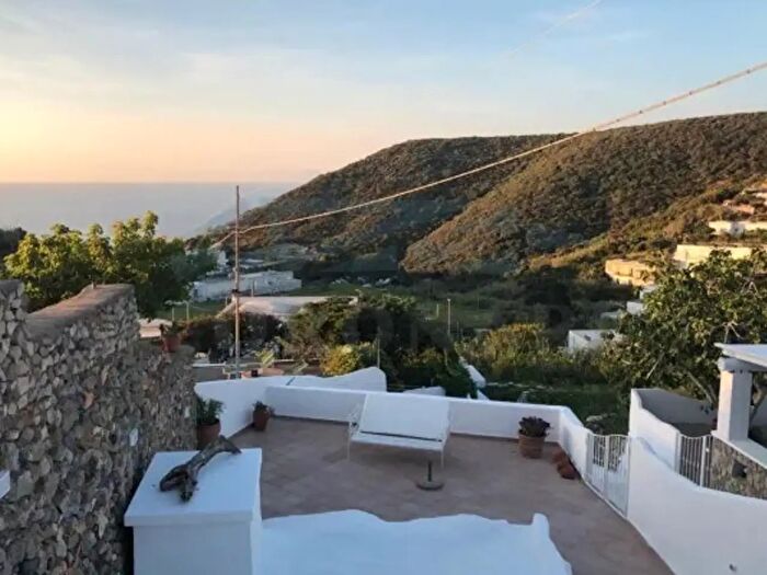 Appartamento quadrilocale in vendita in Via Provinciale per Le Forna, Ponza