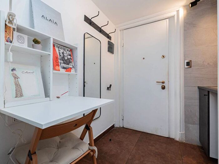 Appartamento monolocale in affitto in Via Paolo Frisi, Porta Venezia, Milano