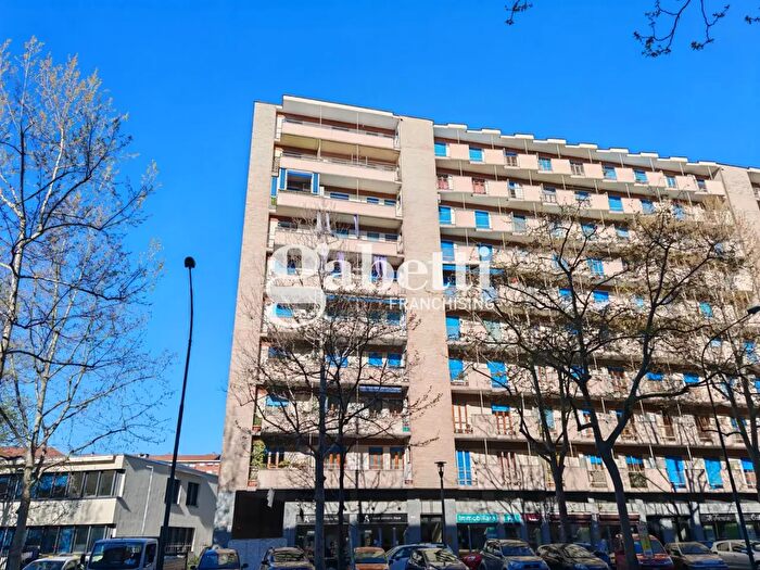 Appartamento trilocale in vendita in Corso Siracusa, Torino