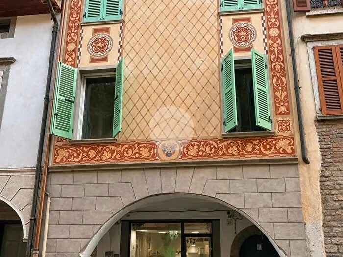 Appartamento trilocale in vendita in Via Bartolomeo Colleoni, Romano Di Lombardia
