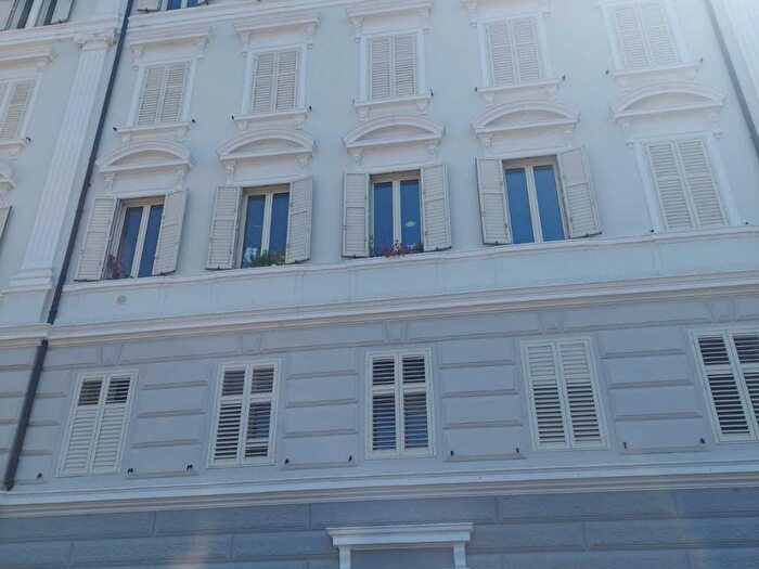 Appartamento trilocale in affitto in Via Giovanni Boccaccio, Roiano, Trieste