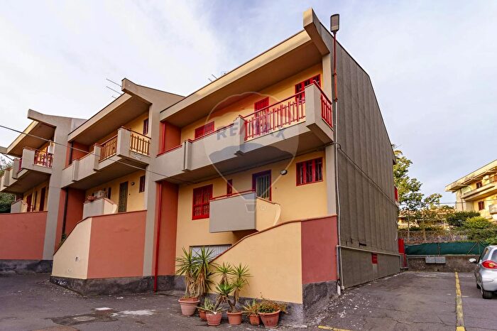 Casa con 5 locali in vendita in Via Giovanni Grasso, Aci Castello