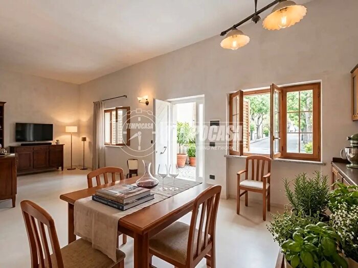 Casa trilocale in vendita in Via IV Novembre, San Donato Di Lecce