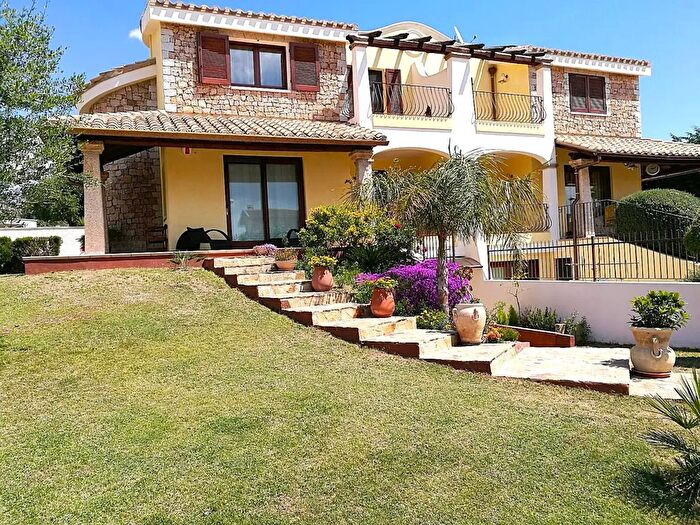 Casa con 6 locali in vendita in Via degli Olmi B, Quartu Sant'Elena