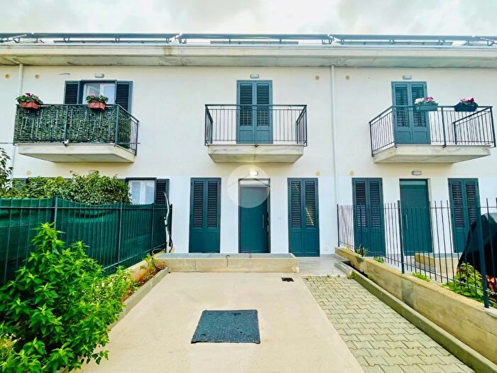 Casa quadrilocale in vendita in Via Pietro Scibilia, Palermo