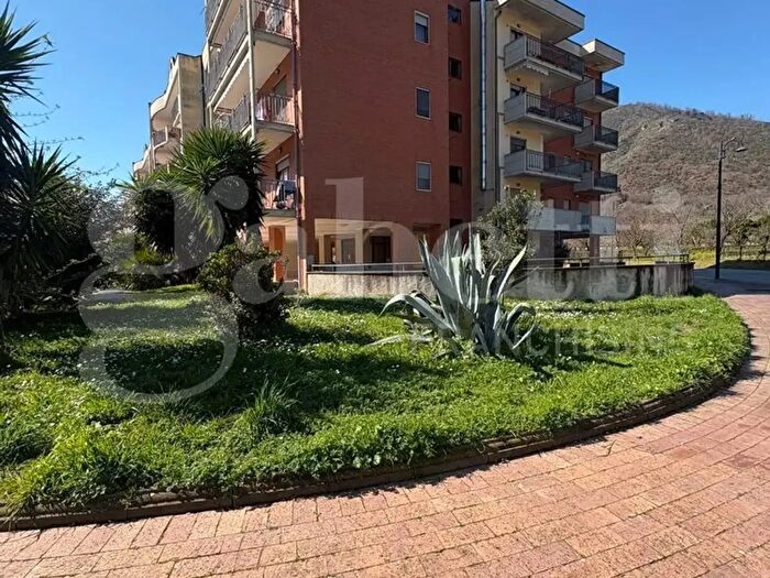 Appartamento quadrilocale in vendita in Viale Sandro Pertini, Baronissi