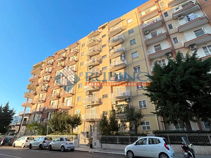 Appartamento trilocale in vendita in Via Martin l King, Bari