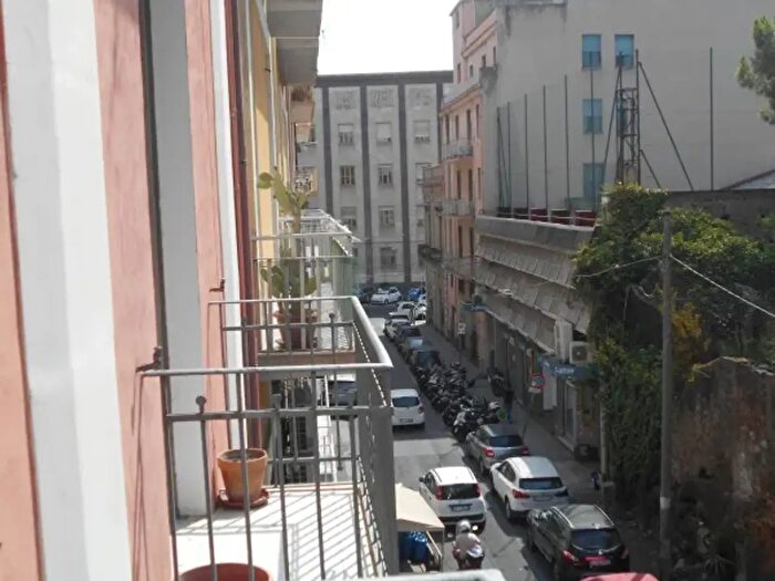 Appartamento con 6 locali in vendita in Via Francesco Riso, Catania