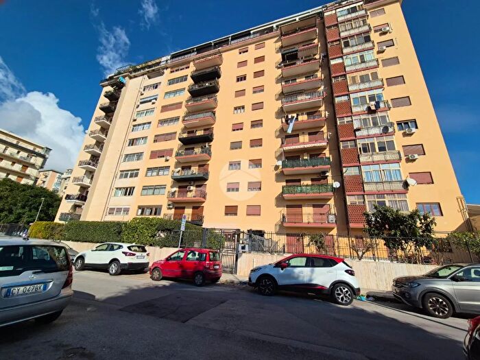 Appartamento con 5 locali in vendita in Via Alberto Rallo, Palermo
