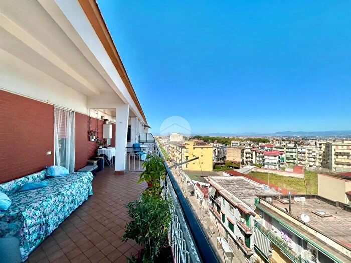 Appartamento trilocale in vendita in Via Santa Maria a Cubito, Napoli