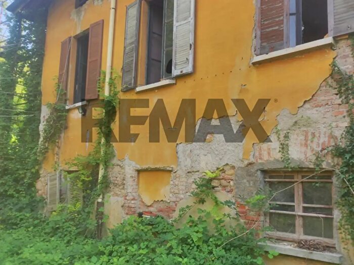 Casa quadrilocale in vendita in Via Molini Bianchi, Cairate
