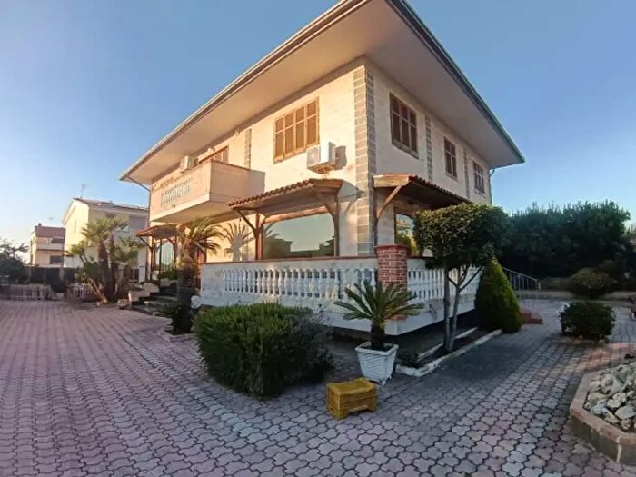Casa con 6 locali in vendita in Via II Traversa Grotta dell'Olmo, Giugliano In Campania