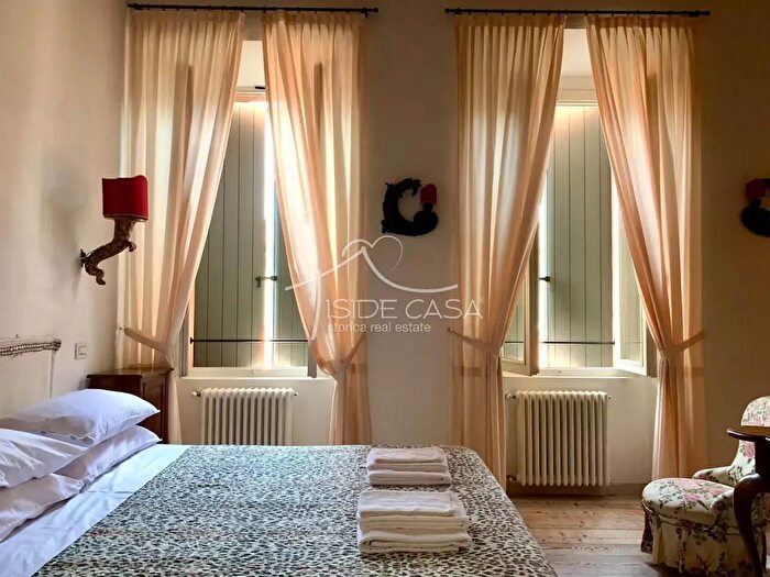 Casa con 5 locali in vendita in Mantova
