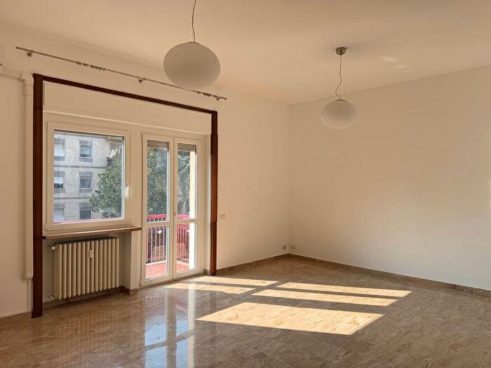 Appartamento trilocale in affitto in Viale Sabotino, Porta Romana Medaglie d'Oro, Milano