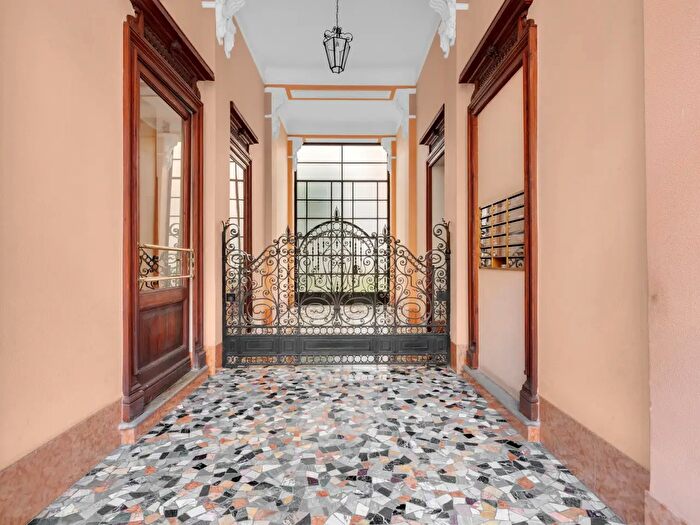 Appartamento trilocale in vendita in Viale Giustiniano, Milano