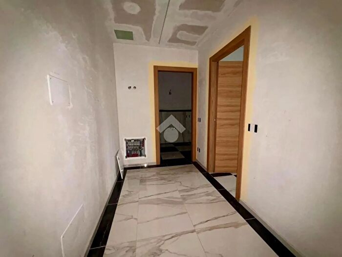 Appartamento trilocale in vendita in Via Malta, Piacenza