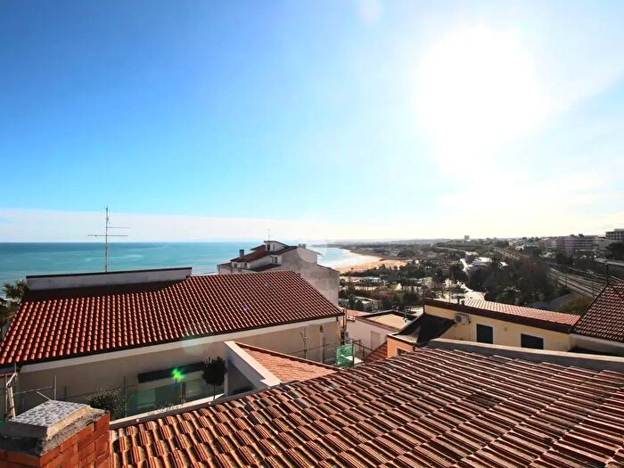 Appartamento quadrilocale in vendita in Via delle Lampare, Termoli