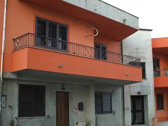 Appartamento bilocale in vendita in Via Caduti Ioghà, Mileto