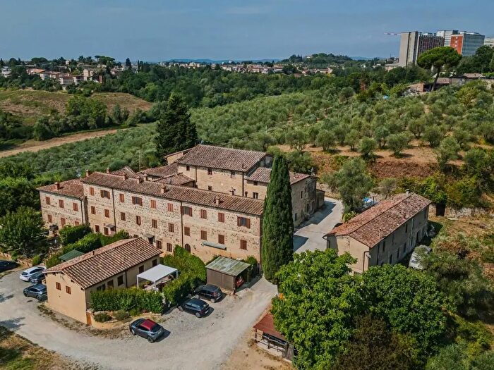 Appartamento quadrilocale in vendita in Le Scotte Si, Siena