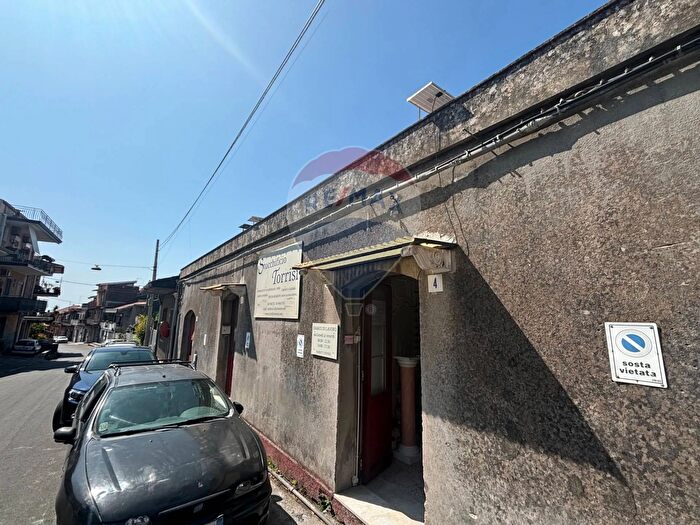 Appartamento con 5 locali in vendita in Via Ramondeta, Aci Bonaccorsi