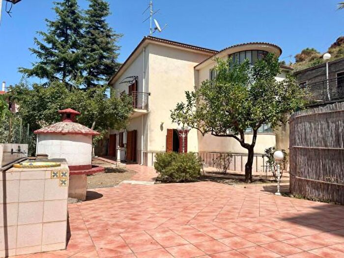 Casa con 6 locali in vendita in Via Nazionale, Torrenova