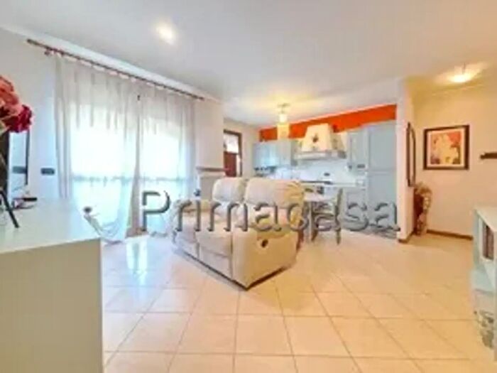 Appartamento trilocale in vendita in Via Sovernigo, Paese