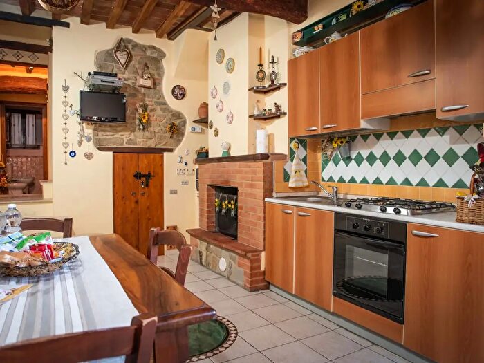 Appartamento trilocale in vendita in Via Sauro, Campagnatico