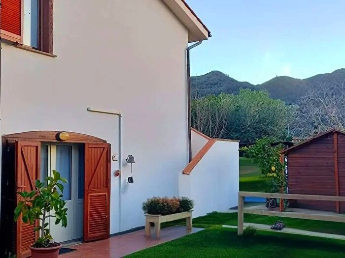 Casa quadrilocale in vendita in Località Bagnaia, Rio