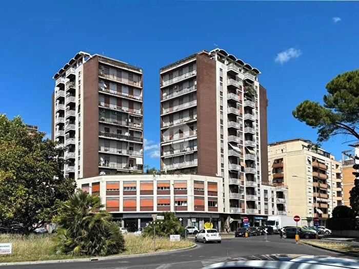 Appartamento quadrilocale in vendita in Viale di Porta Sant'Angelo, Terni