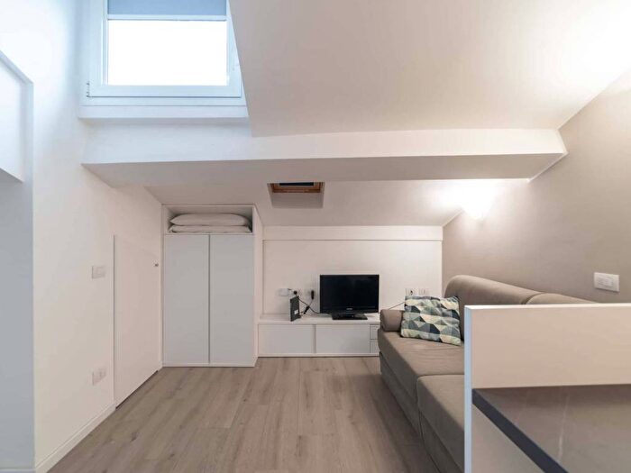 Appartamento monolocale in affitto in Via Adige, Porta Romana Medaglie d'Oro, Milano