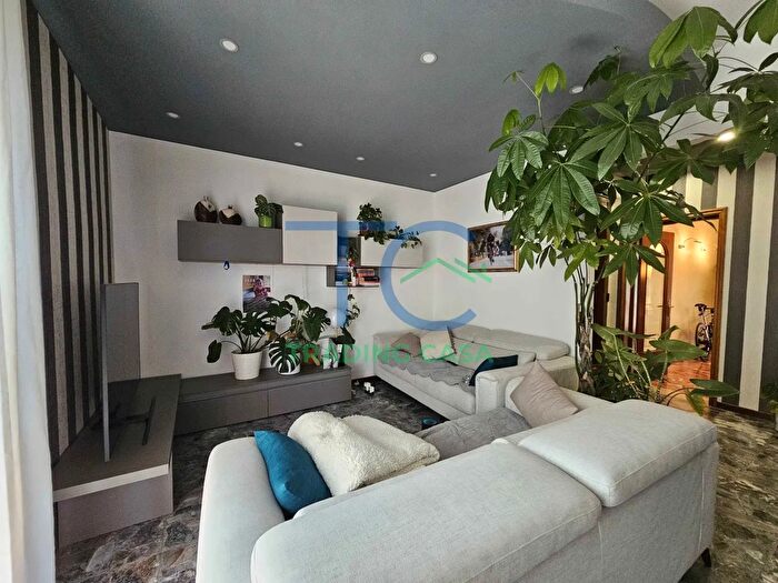 Appartamento quadrilocale in vendita in Via Taverna Giuseppe, Piacenza